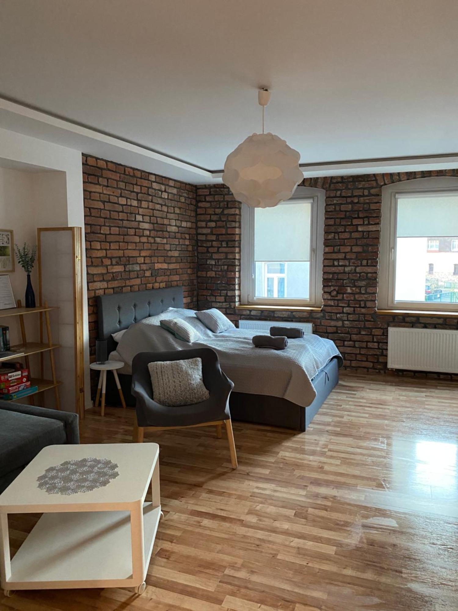 Apartament Pogodny เยเลเนียกูรา ภายนอก รูปภาพ